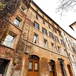 Navona Artist 10 Apt